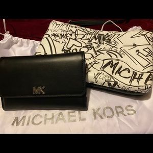 NEW* Michael Kors Money Pieces Wallet (32S8SF6E2L)